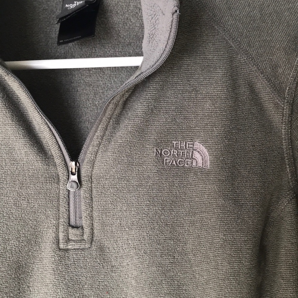 North Face 1/4 zip pullover